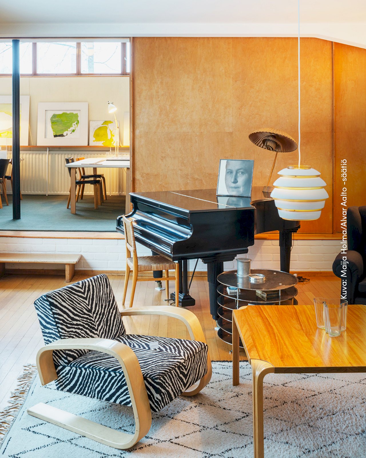 Alvar Aallon huonekaluilla sisustettu olohuone