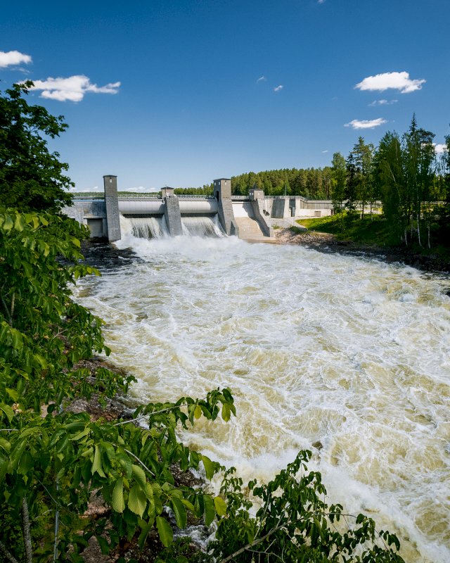 Imatrankosken kuohuva vesiputous