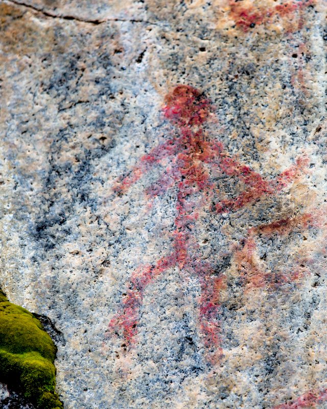 Kalliomaalaus Astuvan Artemis ristiinalaisessa kalliossa