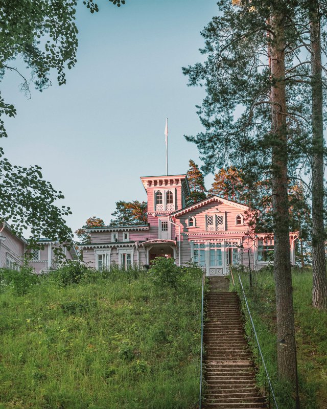 Hotelli Punkaharju kuvattuna ulkoa päin